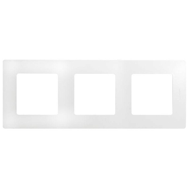 Рамка 3-постовая Legrand Etika белая 672503 Фото № 